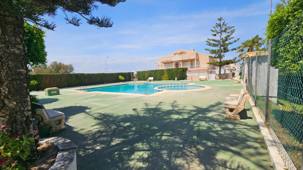 Bungalow Torrevieja Alicante - image 24