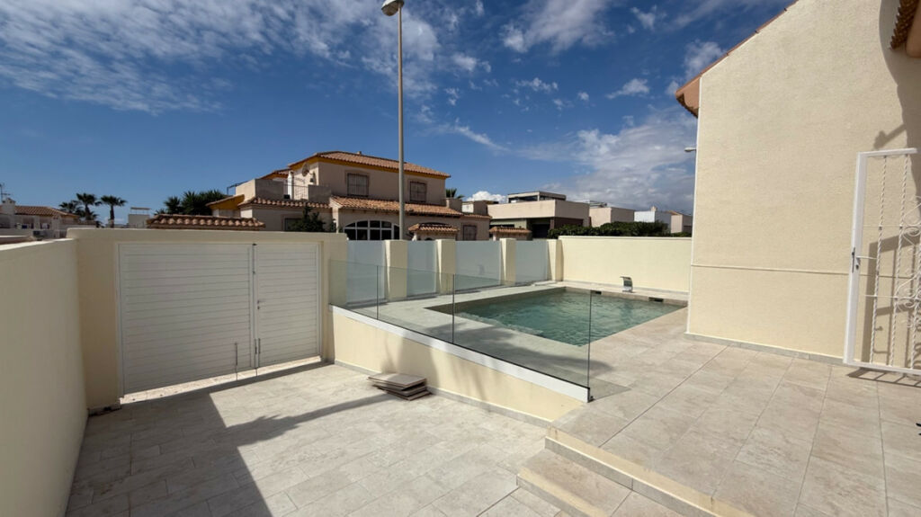 Detached Villa Torrevieja Alicante - image 24