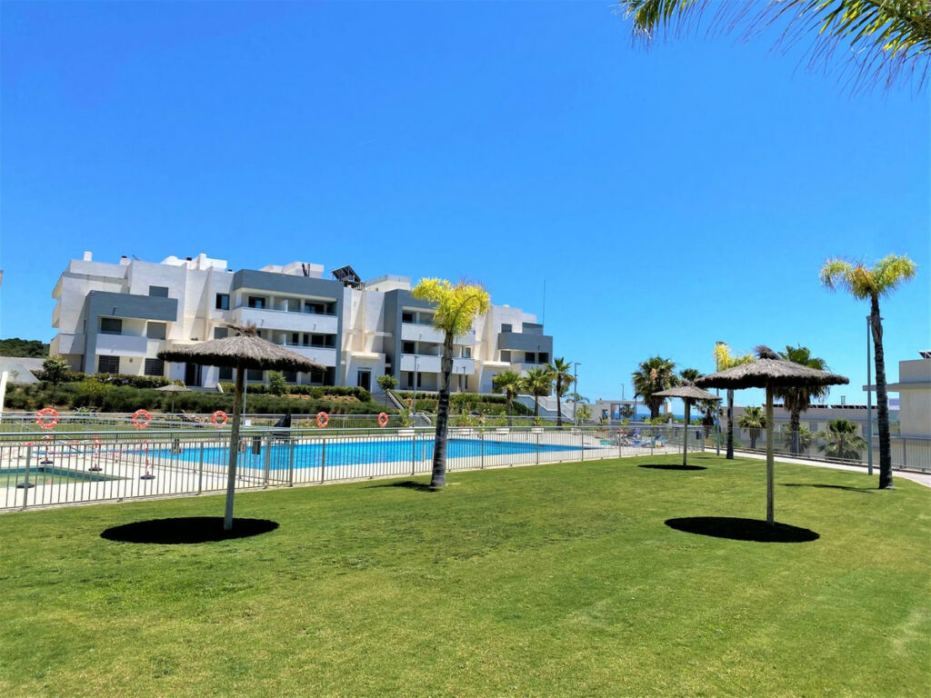 Middle Floor Apartment Estepona Málaga - image 24