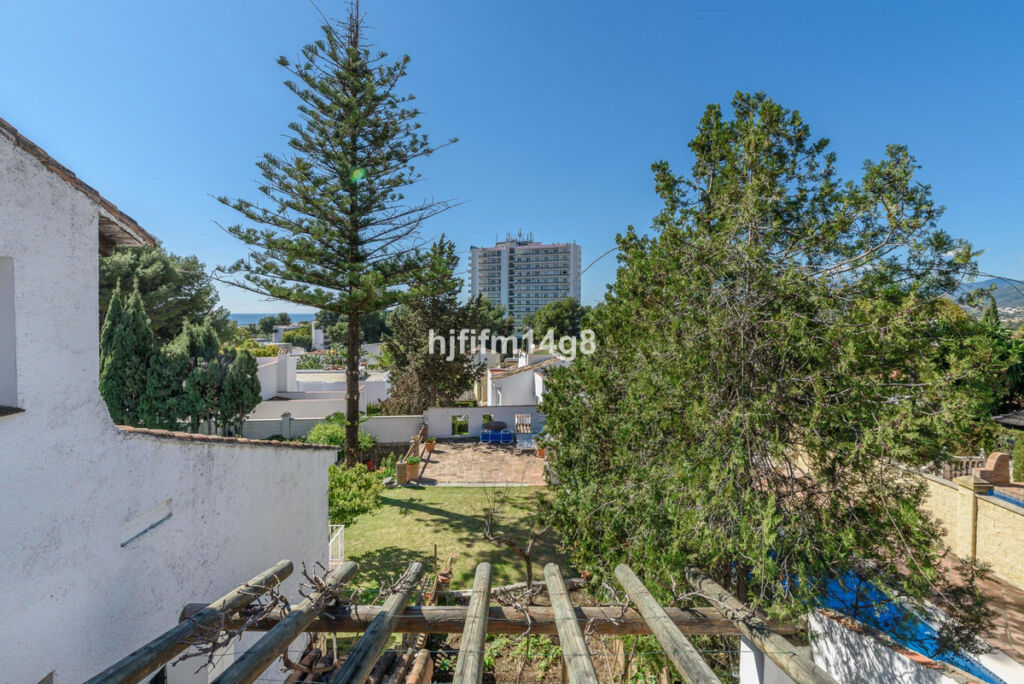 Detached Villa Nueva Andalucía Málaga - image 24