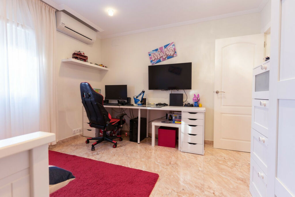 Detached Villa Los Balcones Alicante - image 23