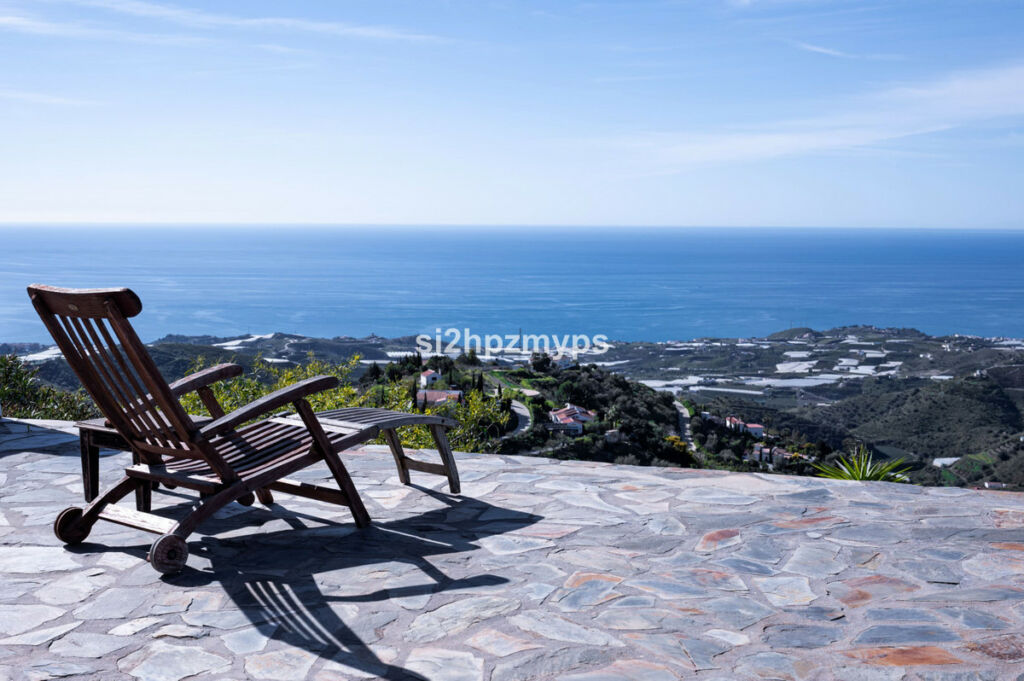 Detached Villa Sayalonga Málaga - image 24