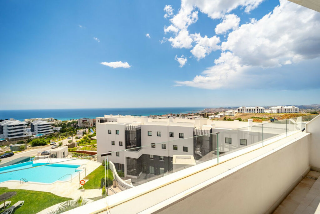 Middle Floor Apartment Fuengirola Málaga - image 24