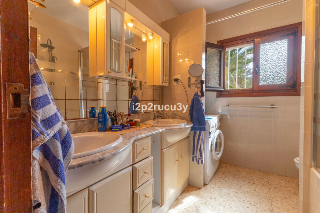 Detached Villa Moraira Alicante - image 24