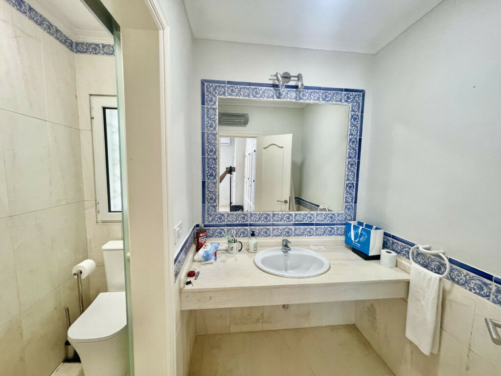 Detached Villa Sotogrande Cádiz - image 24