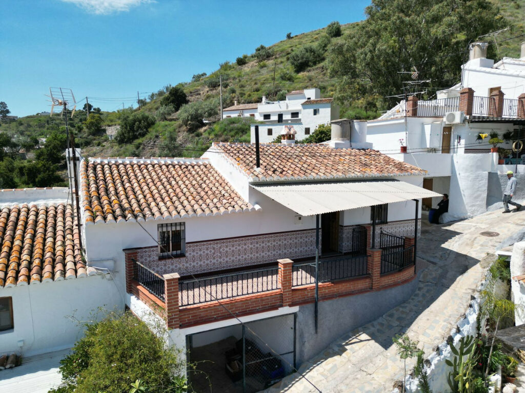 Townhouse Canillas de Aceituno Málaga - image 24