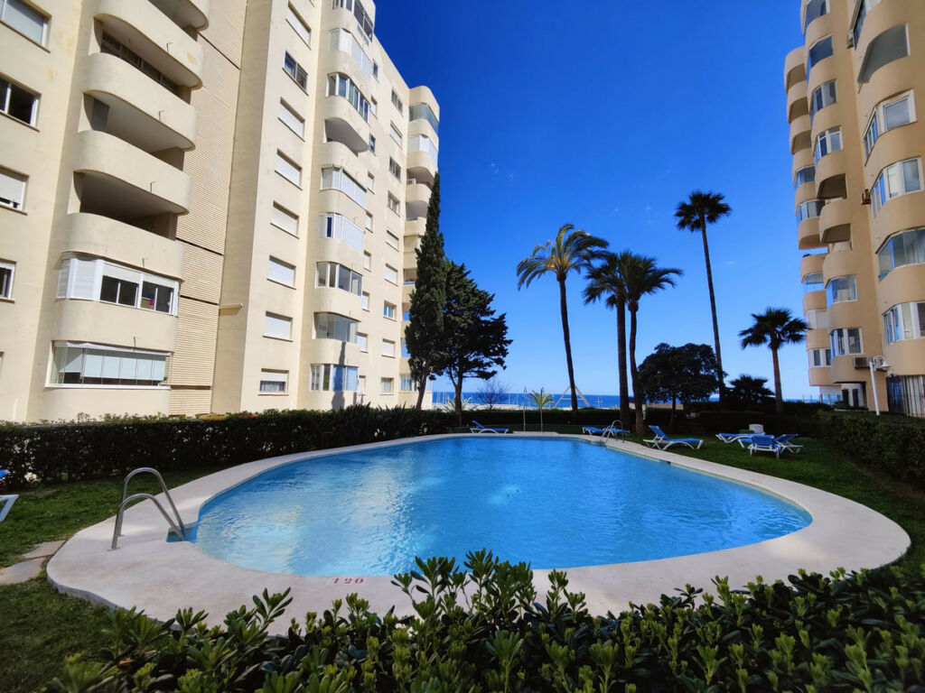 Middle Floor Apartment Estepona Málaga - image 24