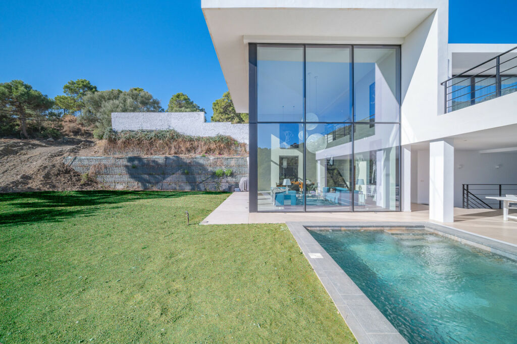 Detached Villa Benahavís Málaga - image 25