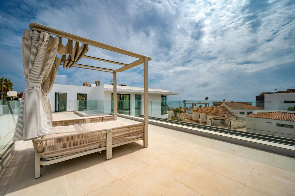 Detached Villa El Chaparral Málaga - image 25