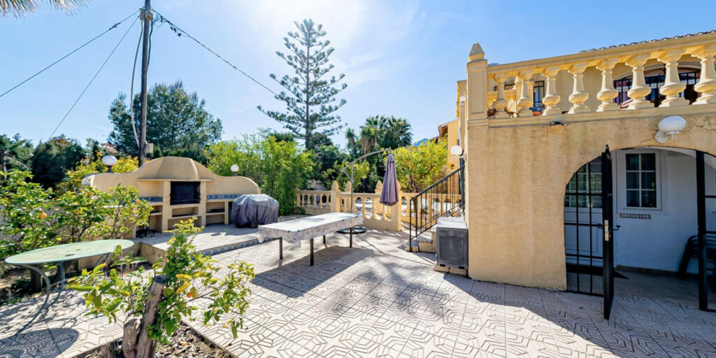 Detached Villa La Nucia Alicante - image 6