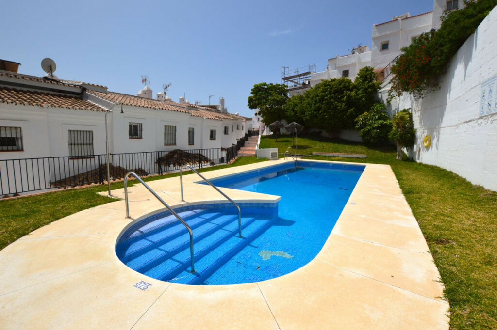 Townhouse Altos de los Monteros Málaga - image 25