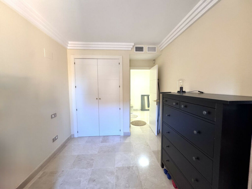 Middle Floor Apartment Benahavís Málaga - image 21