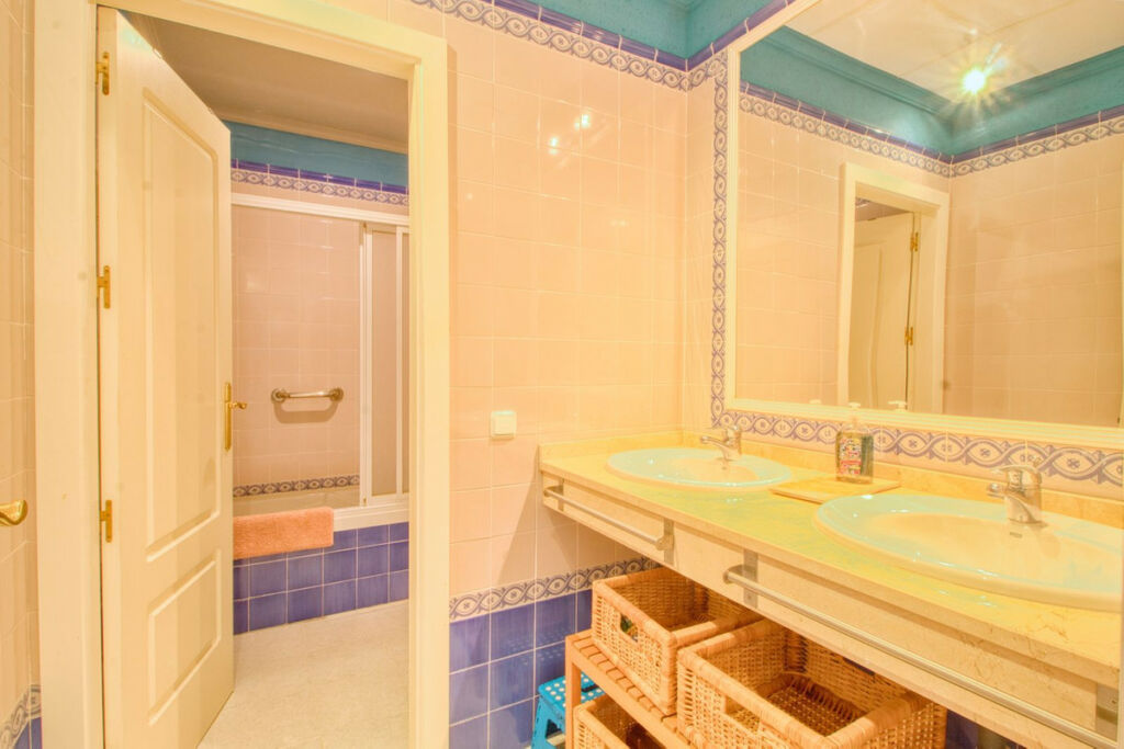 Middle Floor Apartment Manilva Málaga - image 25