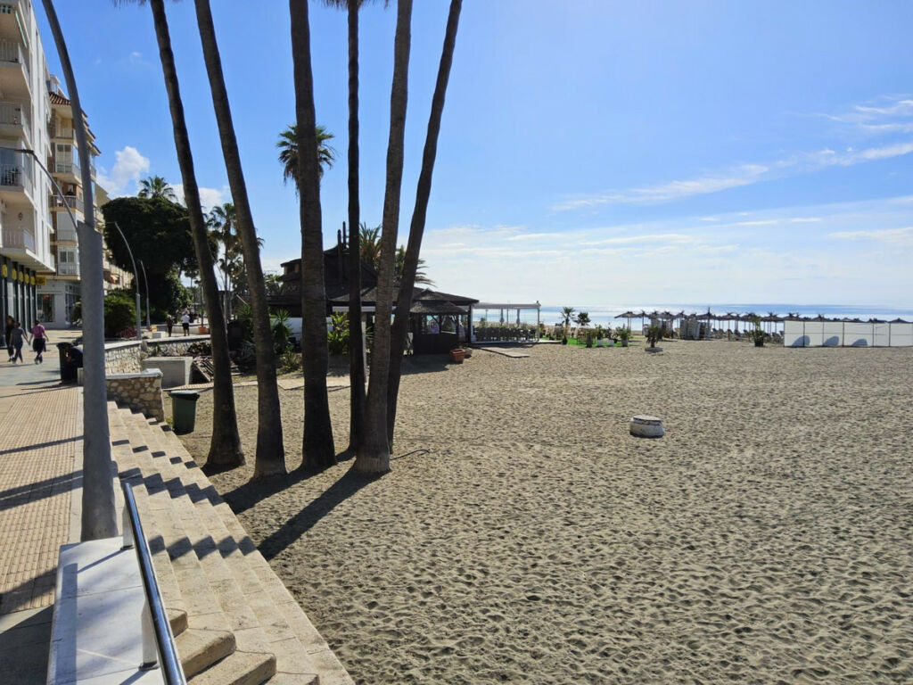 Middle Floor Apartment Estepona Málaga - image 25