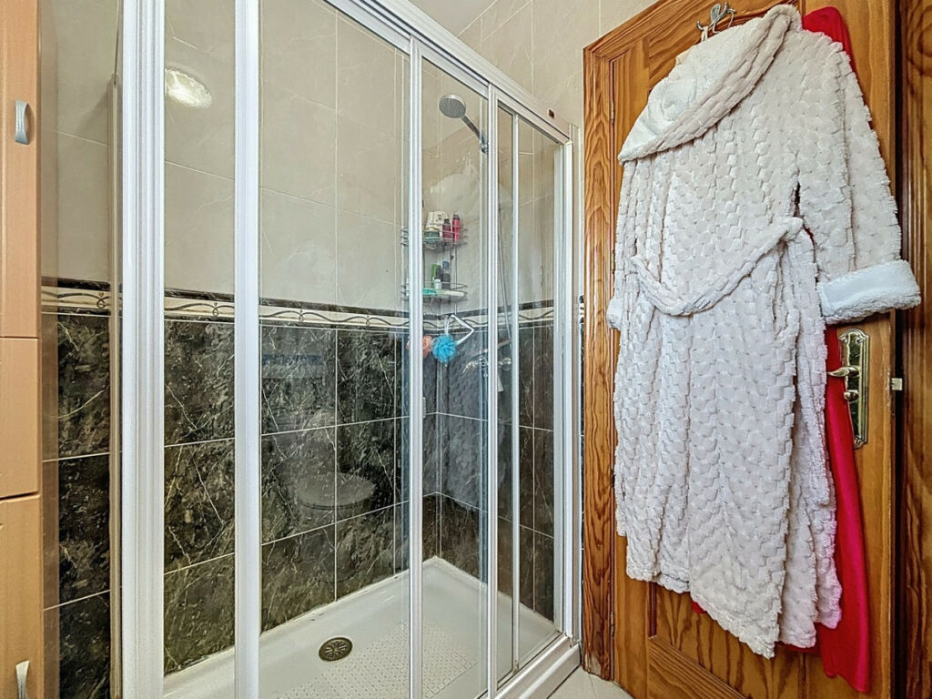 Detached Villa Canillas de Aceituno Málaga - image 25