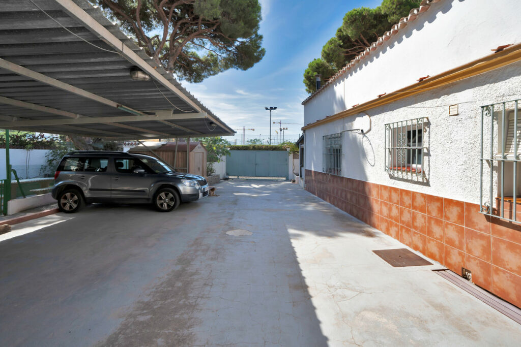 Detached Villa Marbella Málaga - image 25