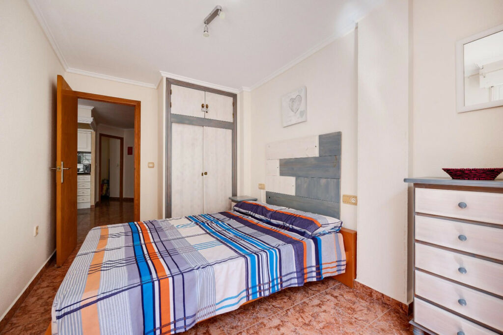 Middle Floor Apartment Torrevieja Alicante - image 25