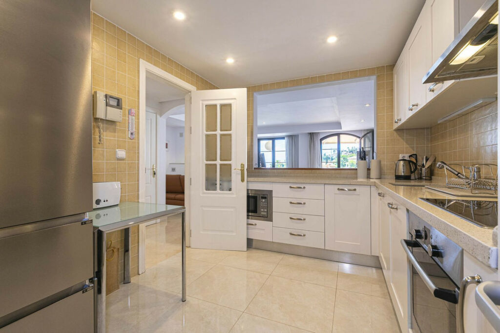 Townhouse Los Arqueros Málaga - image 25