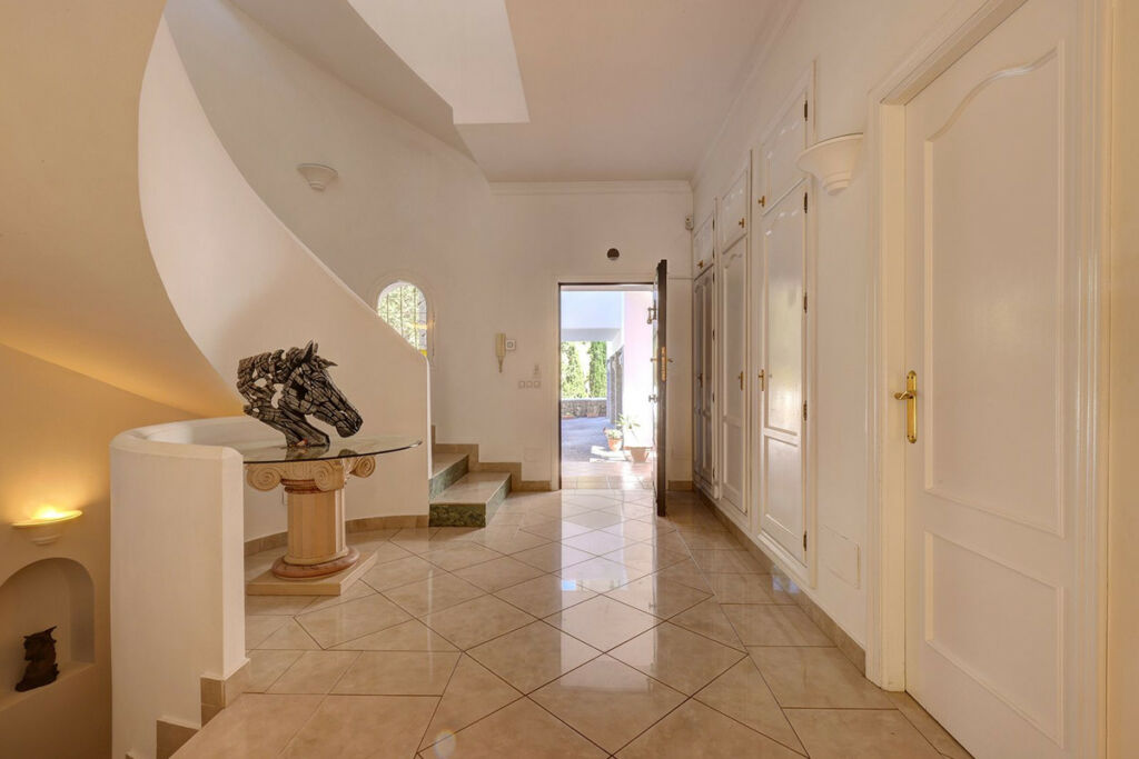 Detached Villa Benahavís Málaga - image 25