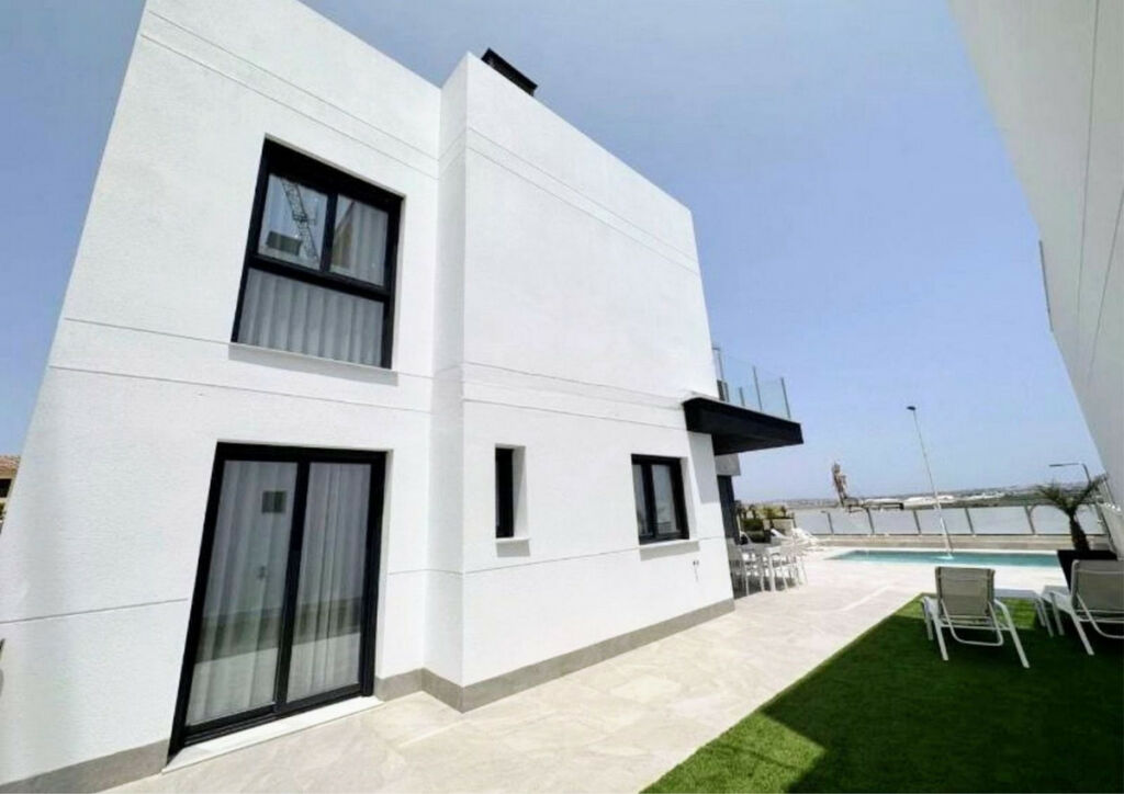 Detached Villa Los Balcones Alicante - image 25