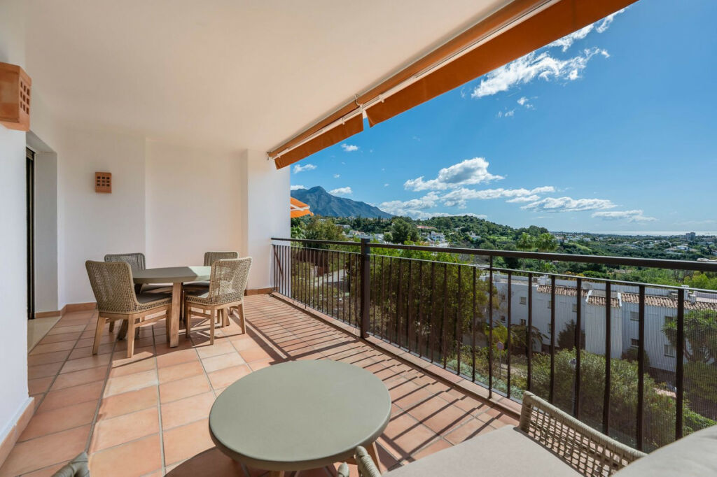 Middle Floor Apartment La Quinta Málaga - image 25