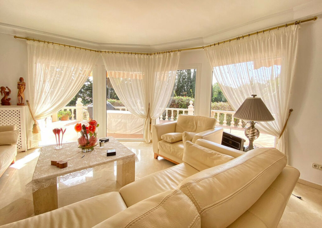 Detached Villa Nagüeles Málaga - image 25