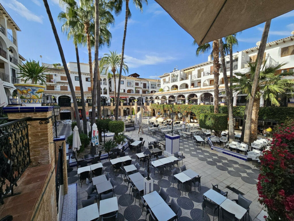 Middle Floor Apartment Villamartin Alicante - image 26