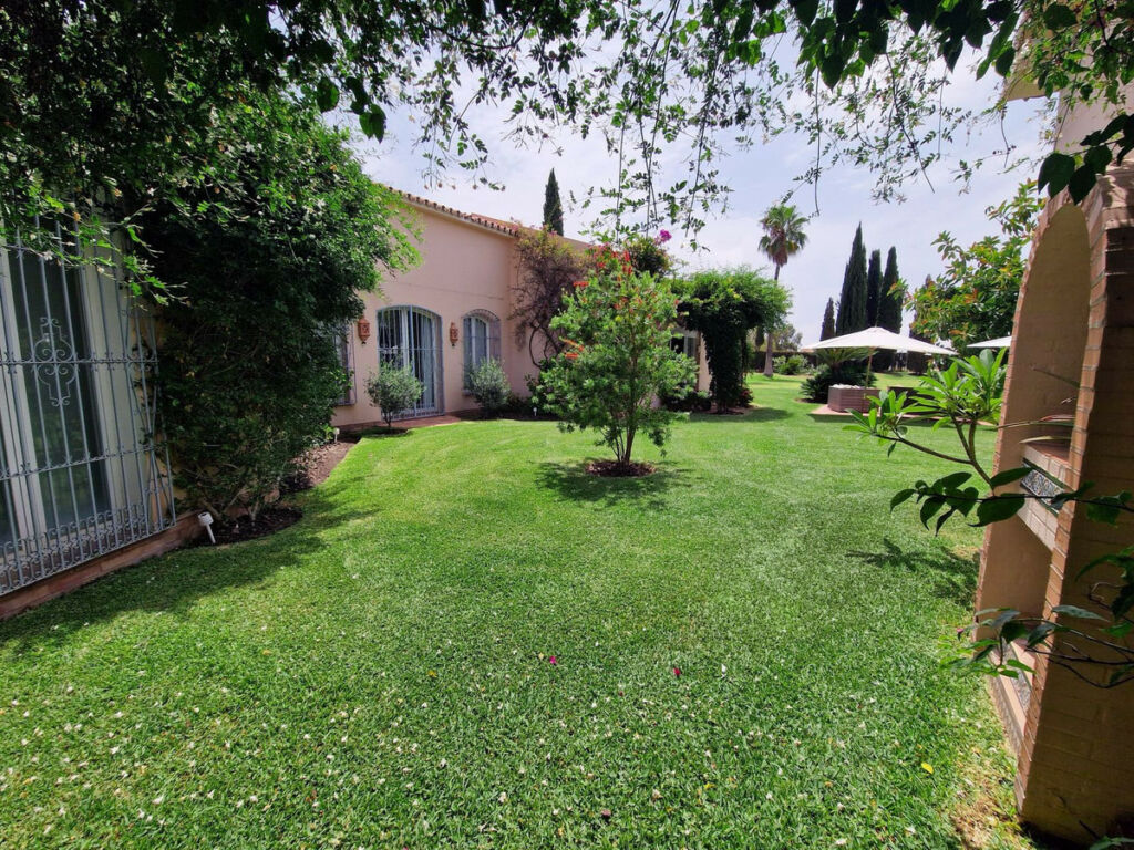 Detached Villa Benahavís Málaga - image 27