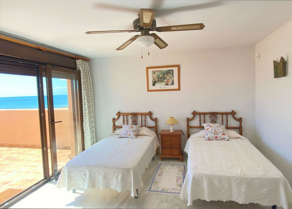 Townhouse Casares Playa Málaga - image 26