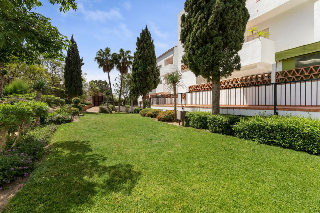 Middle Floor Apartment Torrequebrada Málaga - image 26