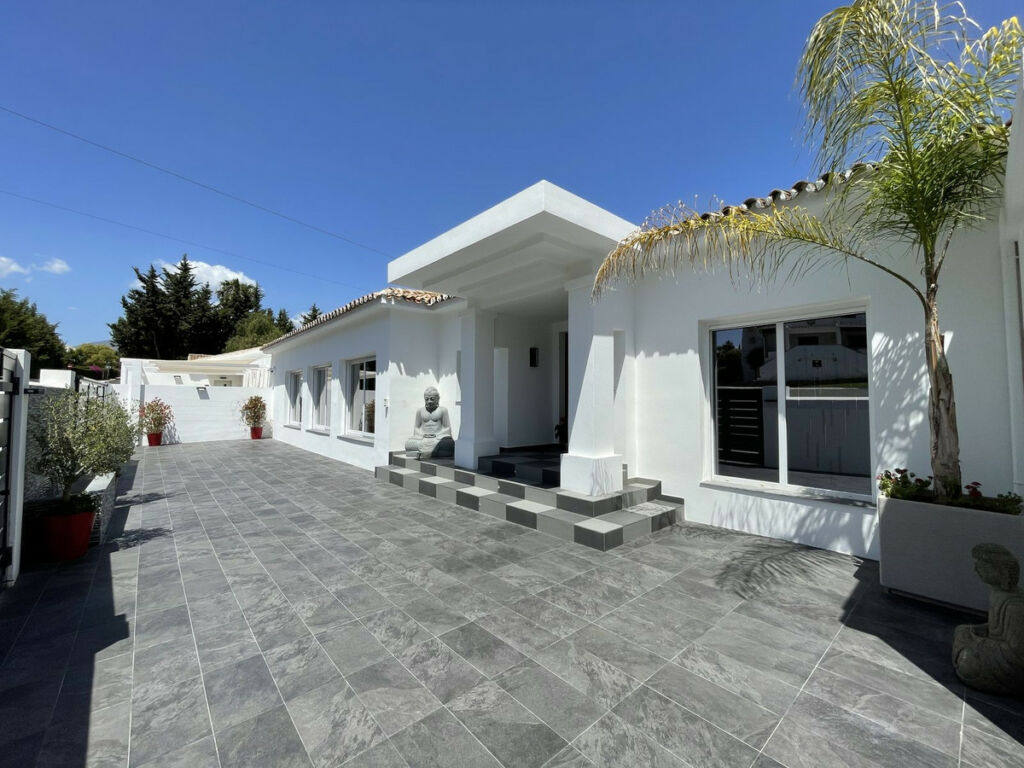 Detached Villa Atalaya Málaga - image 24