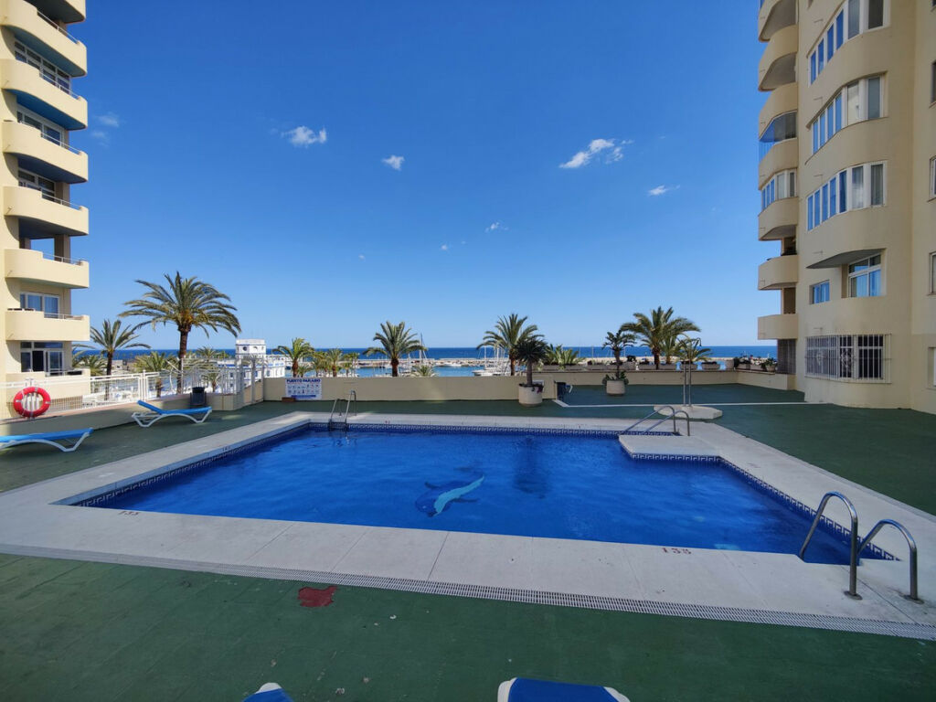 Middle Floor Apartment Estepona Málaga - image 25