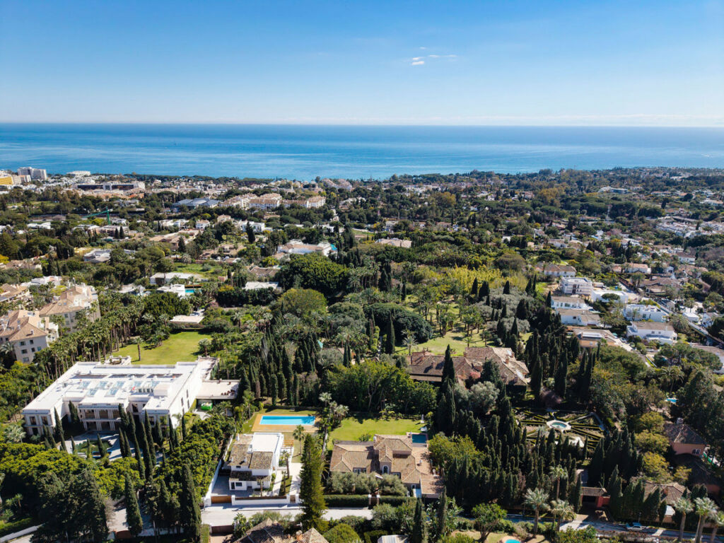Detached Villa The Golden Mile Málaga - image 26