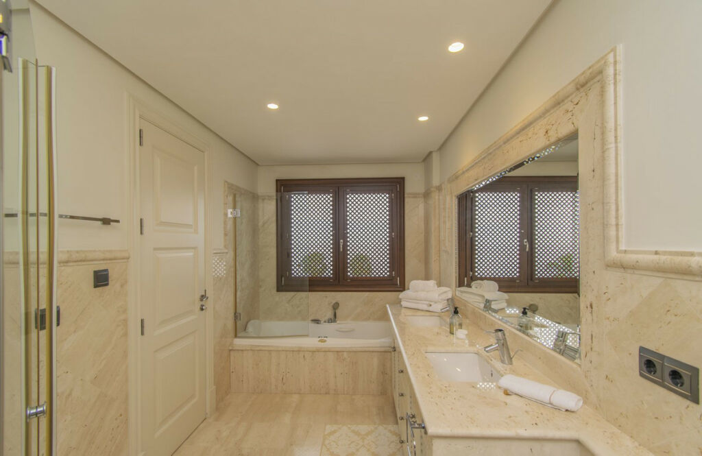 Penthouse Estepona Málaga - image 26