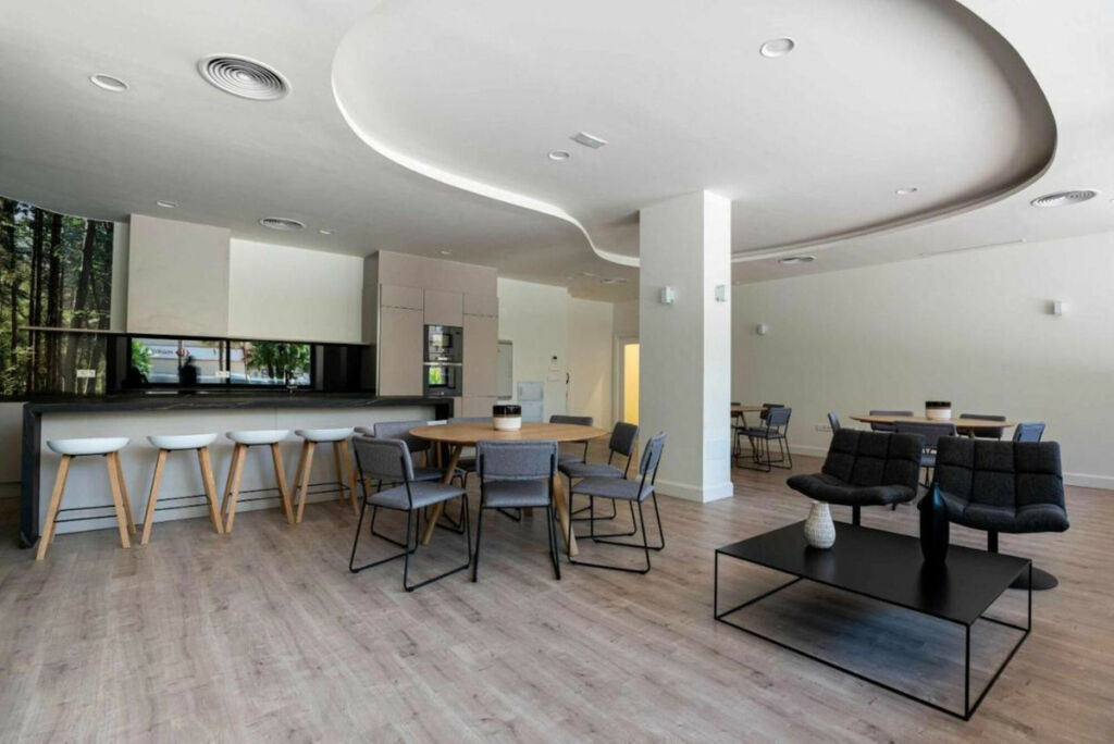 Middle Floor Apartment Estepona Málaga - image 26