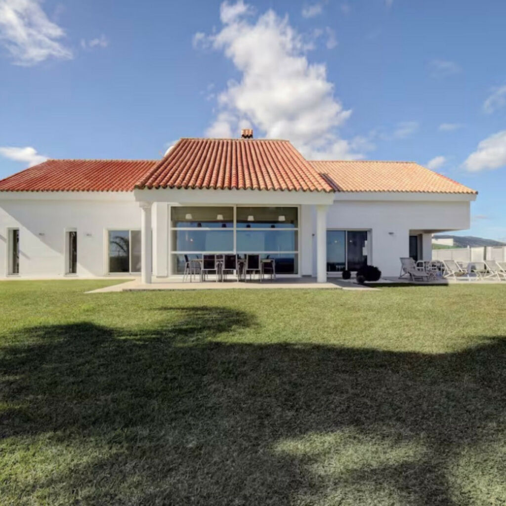 Detached Villa Manilva Málaga - image 2