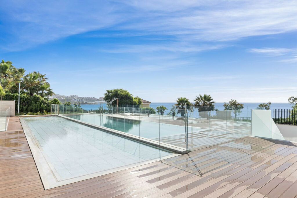 Middle Floor Apartment Estepona Málaga - image 26
