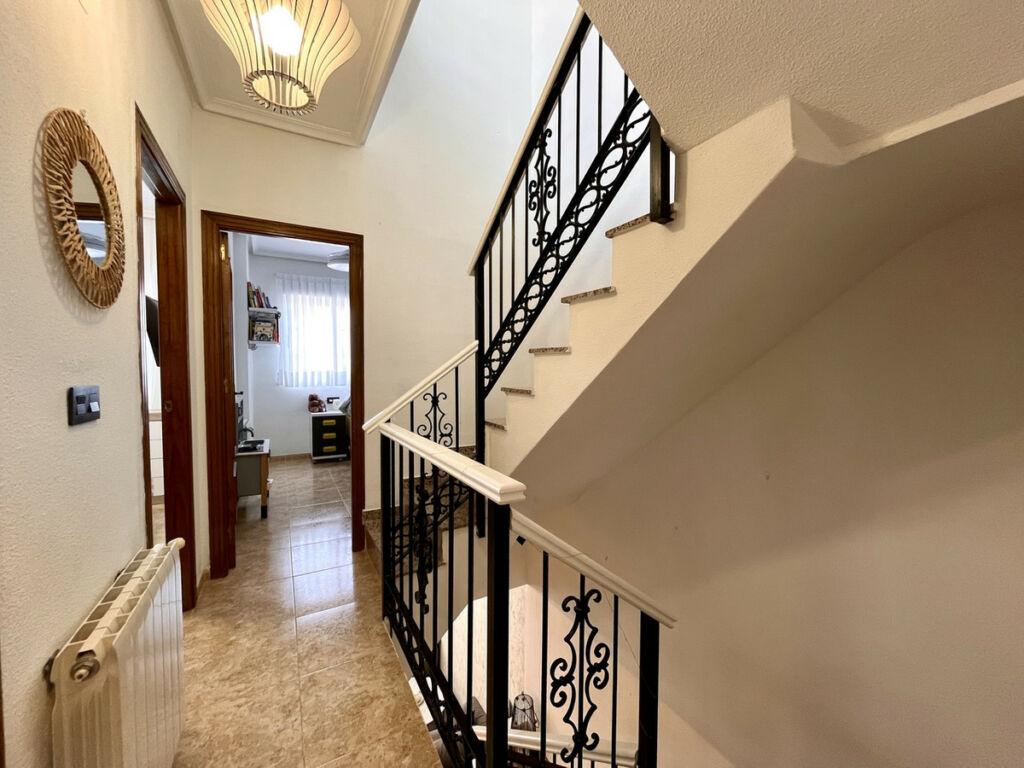 Townhouse Villamartin Alicante - image 26