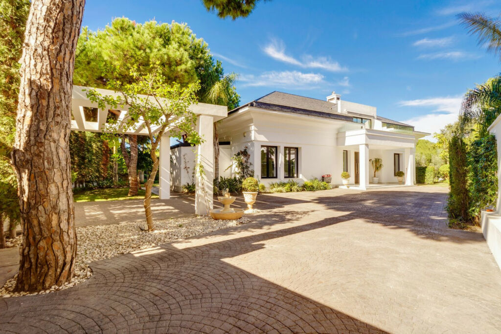 Detached Villa Hacienda Las Chapas Málaga - image 26
