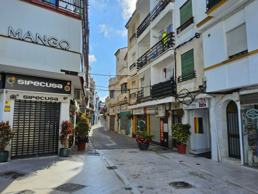 Middle Floor Apartment Estepona Málaga - image 26