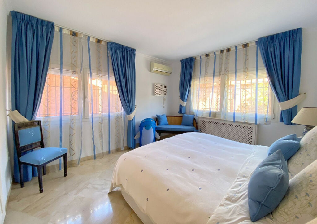 Detached Villa Nagüeles Málaga - image 27