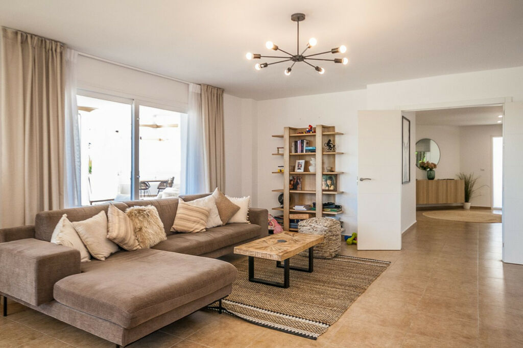 Detached Villa Estepona Málaga - image 27