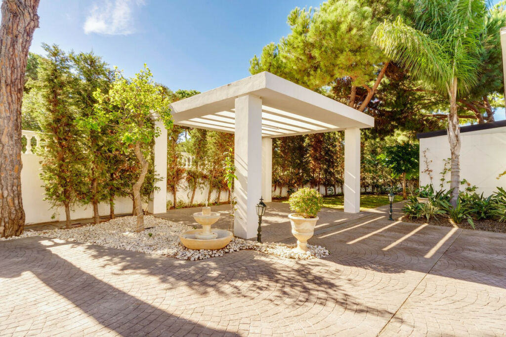 Detached Villa Hacienda Las Chapas Málaga - image 27