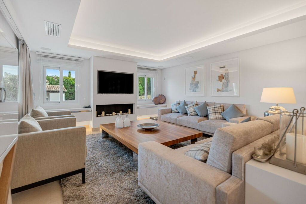 Detached Villa Nueva Andalucía Málaga - image 27