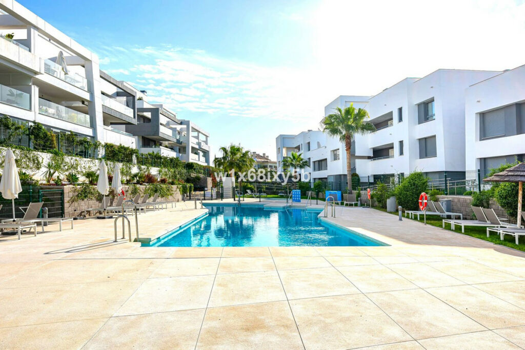 Middle Floor Apartment Selwo Málaga - image 27