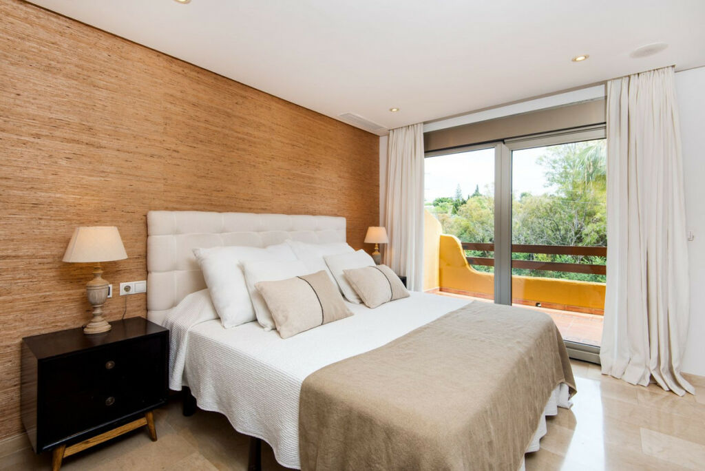 Townhouse Nagüeles Málaga - image 27