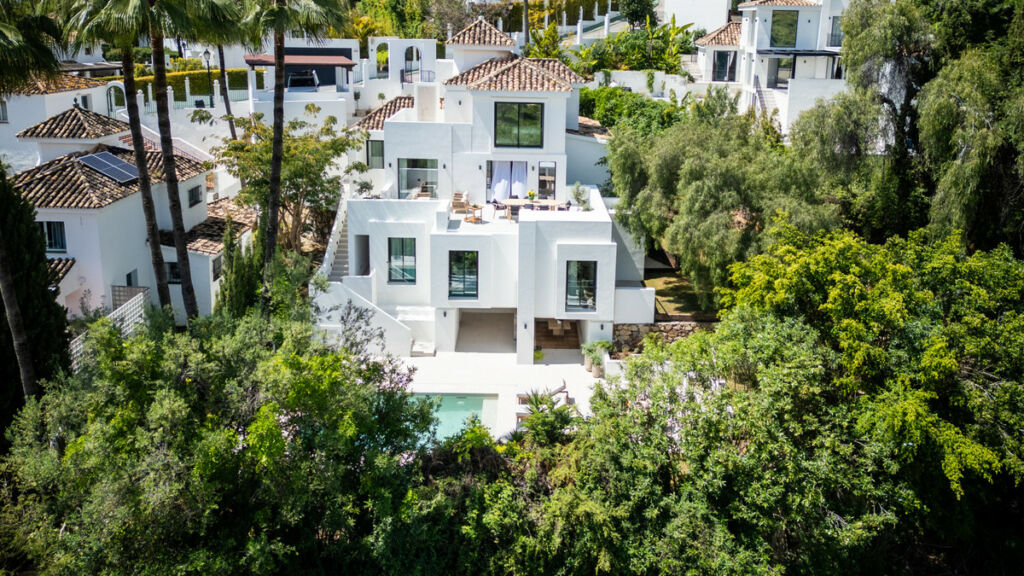 Detached Villa Nueva Andalucía Málaga - image 27