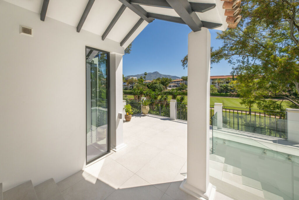 Detached Villa Benahavís Málaga - image 26