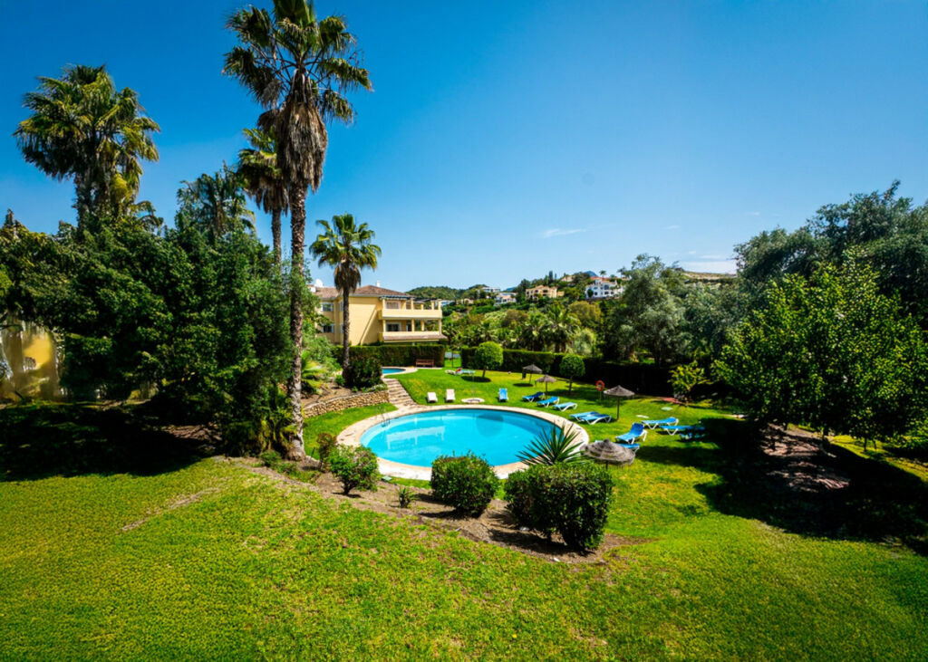 Middle Floor Apartment Benahavís Málaga - image 28