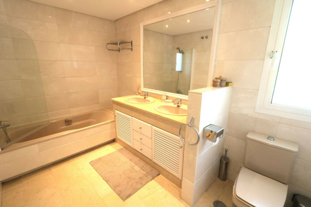 Top Floor Apartment New Golden Mile Málaga - image 28
